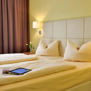 3* Отель Burghotel Stammhaus
